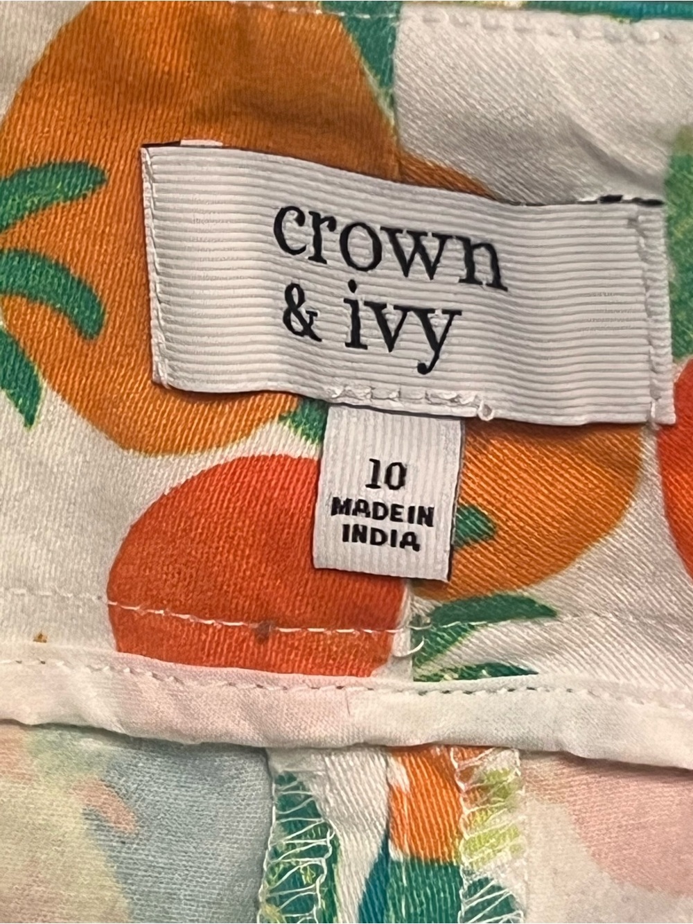 crown & ivy NWT High-Rise Scalloped pineapple Print women short size 10 - Picture 9 of 12